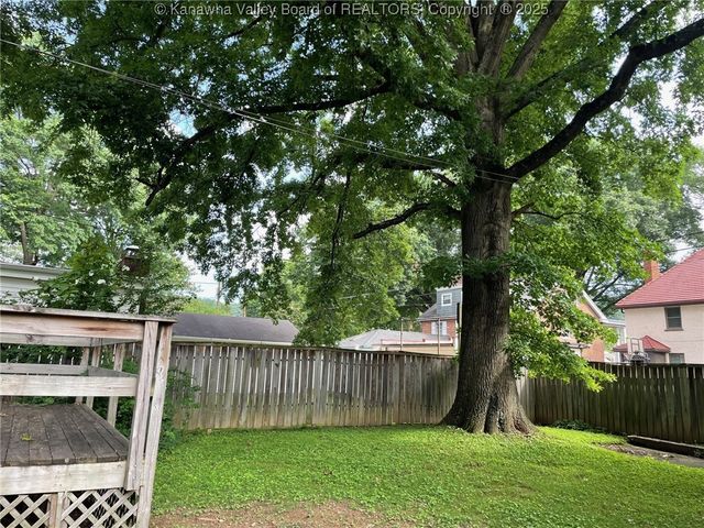 4008 Staunton Avenue Se, Charleston, WV 25304