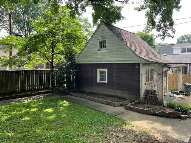 4008 Staunton Avenue Se, Charleston, WV 25304