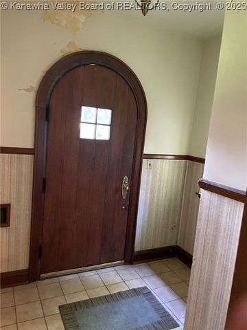 4008 Staunton Avenue Se, Charleston, WV 25304