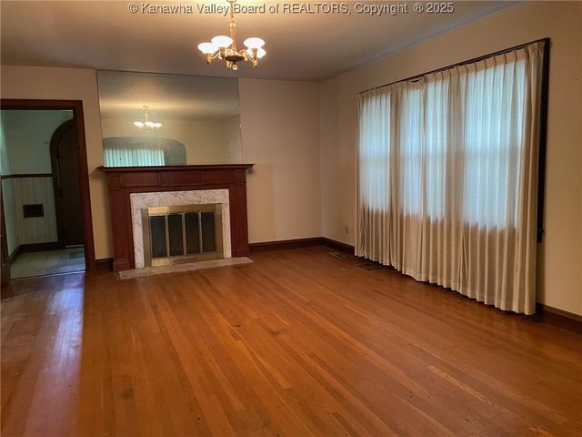 4008 Staunton Avenue Se, Charleston, WV 25304