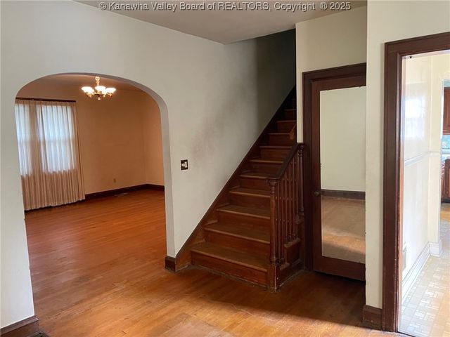 4008 Staunton Avenue Se, Charleston, WV 25304