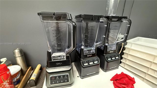 13452 Biscayne Blvd, North Miami, FL 33181