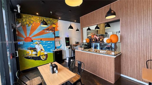 13452 Biscayne Blvd, North Miami, FL 33181