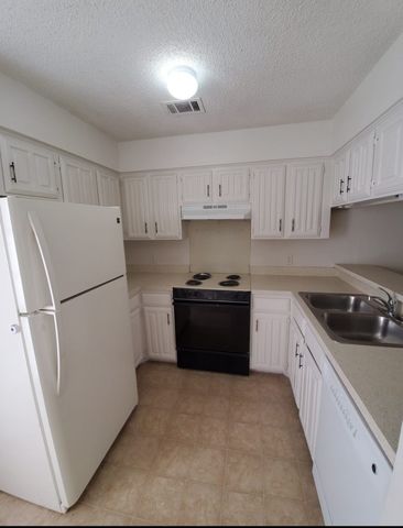 883 WATERFALL Way, Richardson, TX 75080