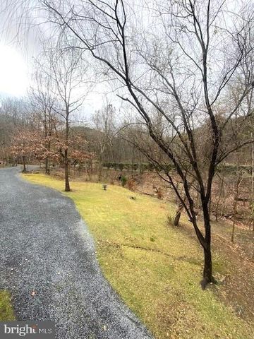 3837 GRACES CABIN, Springfield, WV 26763