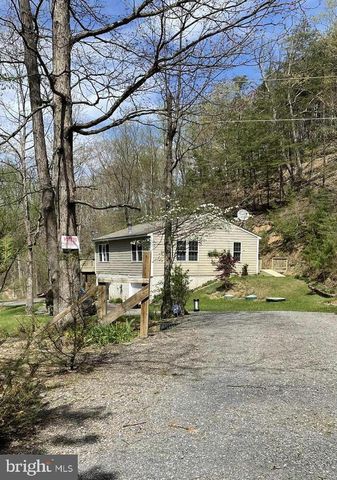 3837 GRACES CABIN, Springfield, WV 26763
