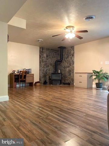 3837 GRACES CABIN, Springfield, WV 26763