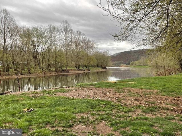 3837 GRACES CABIN, Springfield, WV 26763