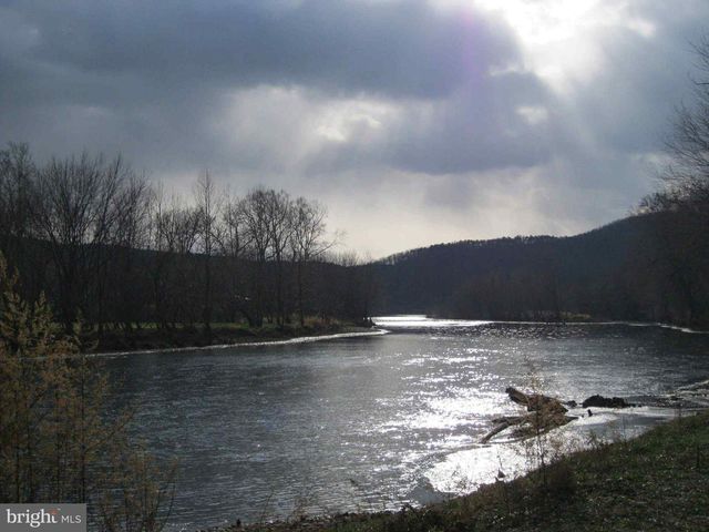 3837 GRACES CABIN, Springfield, WV 26763