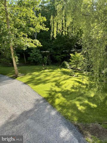 3837 GRACES CABIN, Springfield, WV 26763