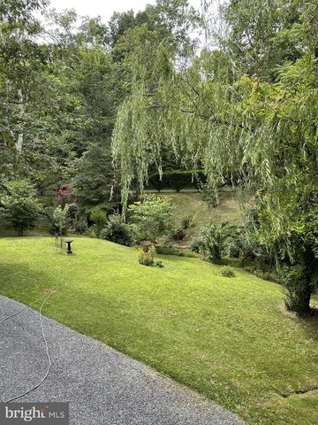 3837 GRACES CABIN, Springfield, WV 26763