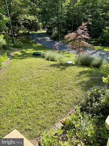 3837 GRACES CABIN, Springfield, WV 26763