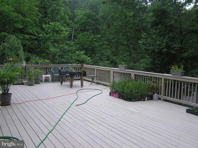 3837 GRACES CABIN, Springfield, WV 26763