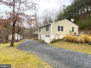 3837 GRACES CABIN, Springfield, WV 26763
