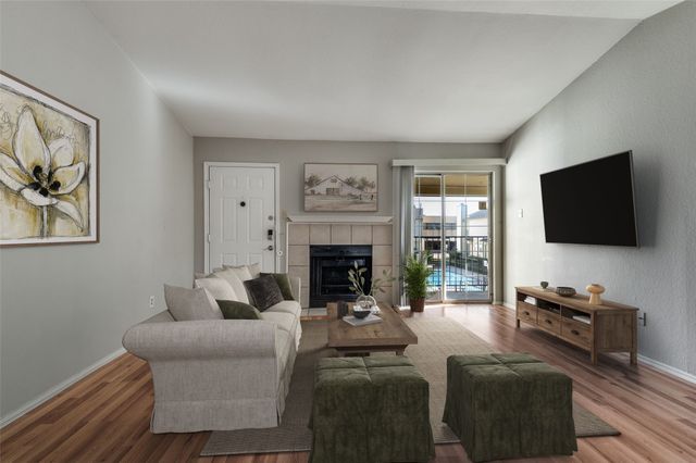 1812 E Northgate Drive C, Irving, TX 75062