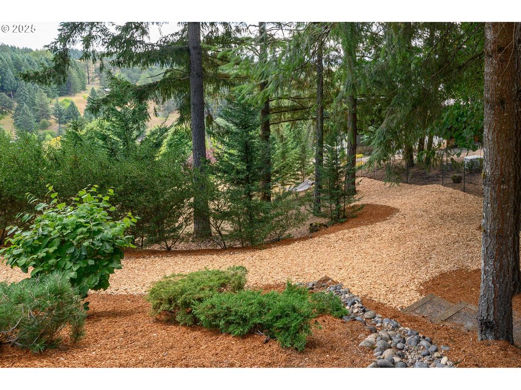 Image 34 of property listing at 15000 Nw BLACKTAIL Ln, Mc Minnville, OR 97128