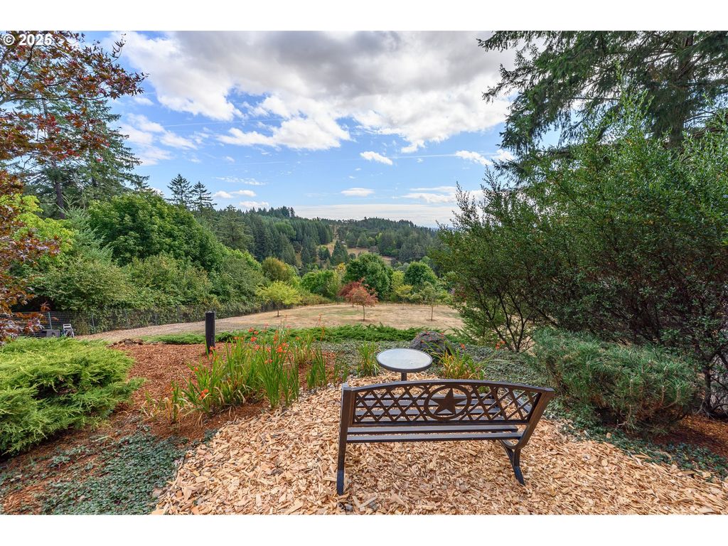Image 38 of property listing at 15000 Nw BLACKTAIL Ln, Mc Minnville, OR 97128