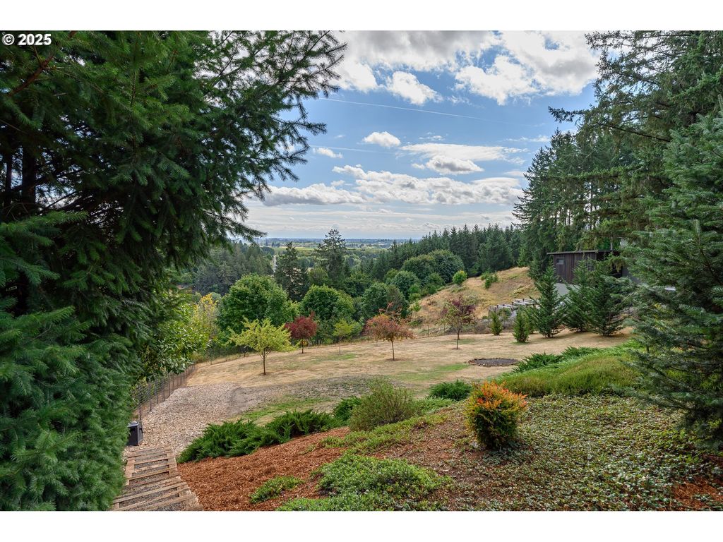 Image 39 of property listing at 15000 Nw BLACKTAIL Ln, Mc Minnville, OR 97128