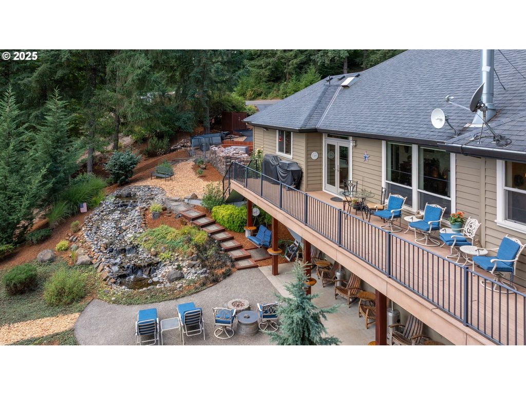 Image 4 of property listing at 15000 Nw BLACKTAIL Ln, Mc Minnville, OR 97128