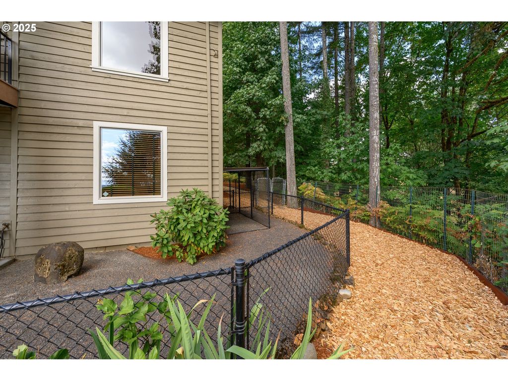 Image 40 of property listing at 15000 Nw BLACKTAIL Ln, Mc Minnville, OR 97128