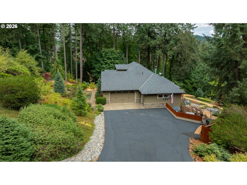 Image 5 of property listing at 15000 Nw BLACKTAIL Ln, Mc Minnville, OR 97128