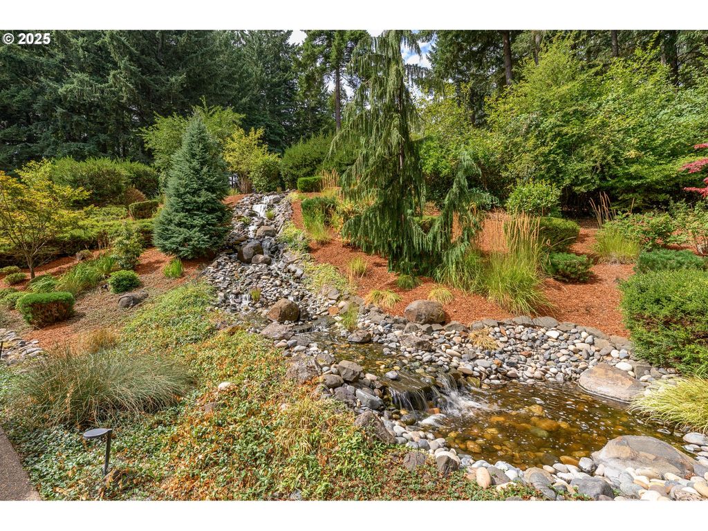 Image 6 of property listing at 15000 Nw BLACKTAIL Ln, Mc Minnville, OR 97128