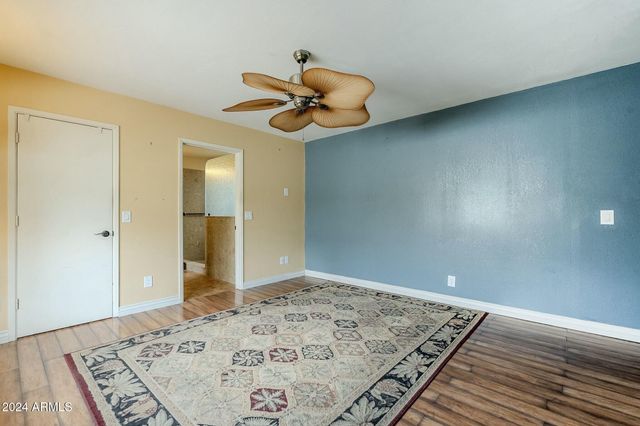 2124 E OSBORN Road, Phoenix, AZ 85016