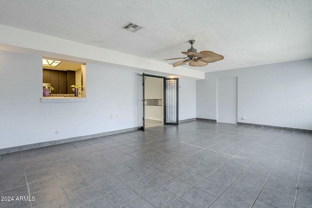 2124 E OSBORN Road, Phoenix, AZ 85016