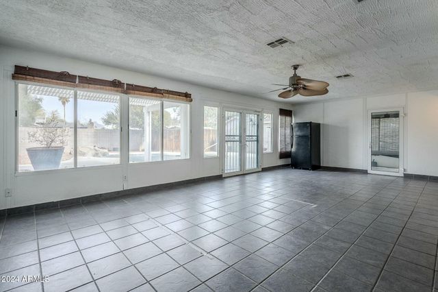2124 E OSBORN Road, Phoenix, AZ 85016