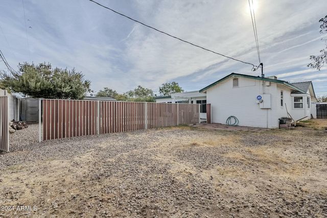 2124 E OSBORN Road, Phoenix, AZ 85016