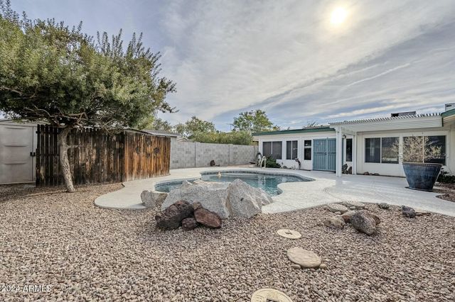 2124 E OSBORN Road, Phoenix, AZ 85016