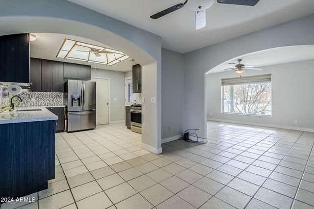 2124 E OSBORN Road, Phoenix, AZ 85016