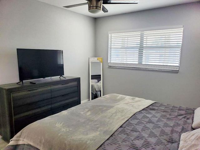 564 Saxony Drive 564, Delray Beach, FL 33446