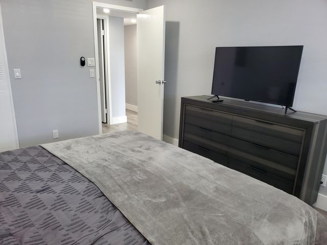 564 Saxony Drive 564, Delray Beach, FL 33446