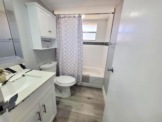 564 Saxony Drive 564, Delray Beach, FL 33446