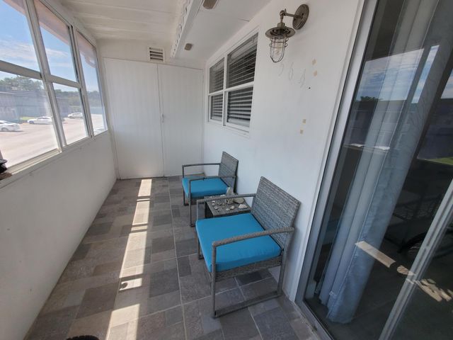 564 Saxony Drive 564, Delray Beach, FL 33446