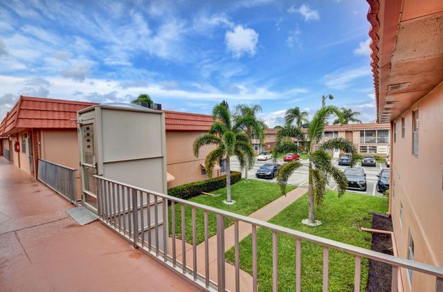564 Saxony Drive 564, Delray Beach, FL 33446