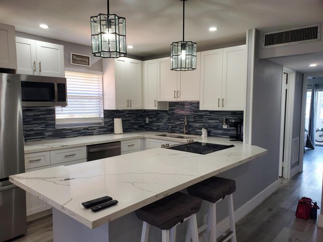 564 Saxony Drive 564, Delray Beach, FL 33446