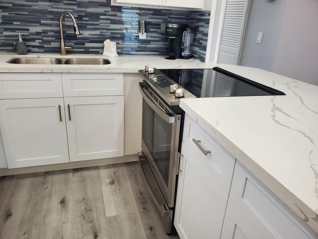 564 Saxony Drive 564, Delray Beach, FL 33446