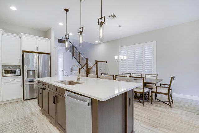 125 Bonnette Hunt Club Lane, Palm Beach Gardens, FL 33418
