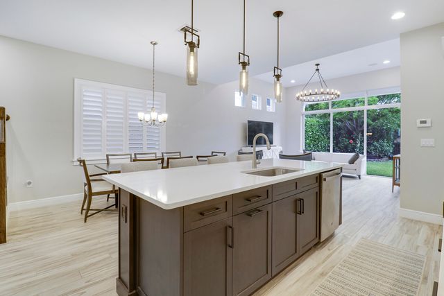 125 Bonnette Hunt Club Lane, Palm Beach Gardens, FL 33418