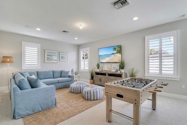 125 Bonnette Hunt Club Lane, Palm Beach Gardens, FL 33418