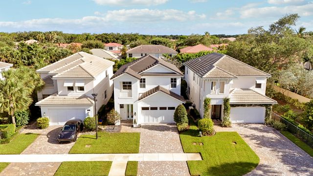 125 Bonnette Hunt Club Lane, Palm Beach Gardens, FL 33418