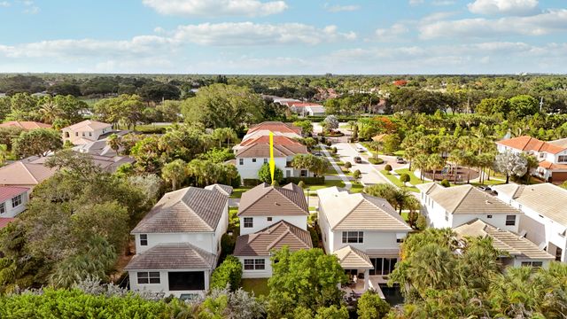 125 Bonnette Hunt Club Lane, Palm Beach Gardens, FL 33418