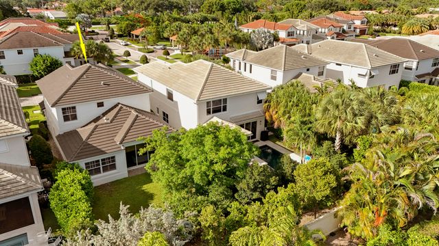 125 Bonnette Hunt Club Lane, Palm Beach Gardens, FL 33418