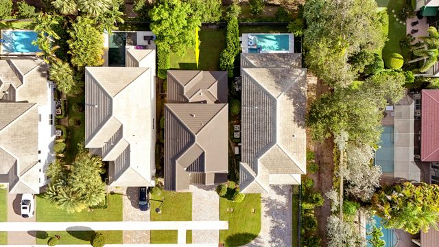 125 Bonnette Hunt Club Lane, Palm Beach Gardens, FL 33418