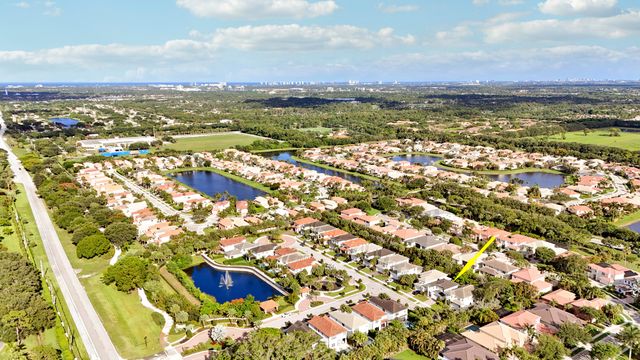 125 Bonnette Hunt Club Lane, Palm Beach Gardens, FL 33418