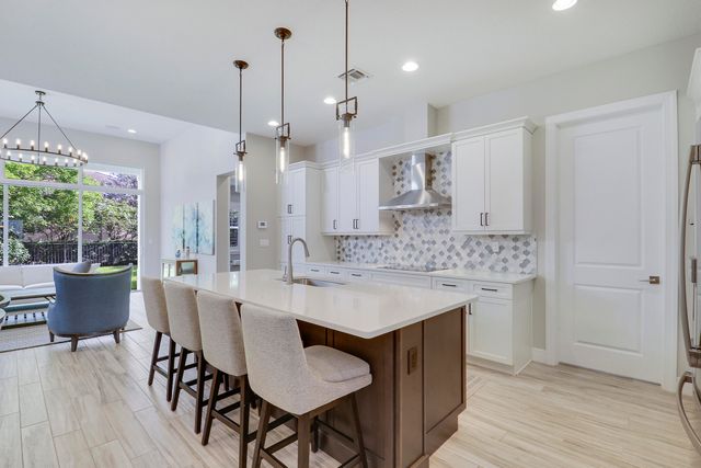 125 Bonnette Hunt Club Lane, Palm Beach Gardens, FL 33418