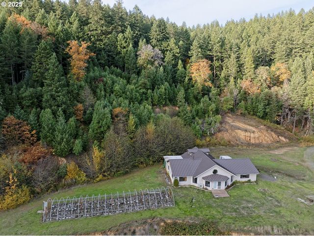 2150 BRIDGE Ln, Wolf Creek, OR 97497