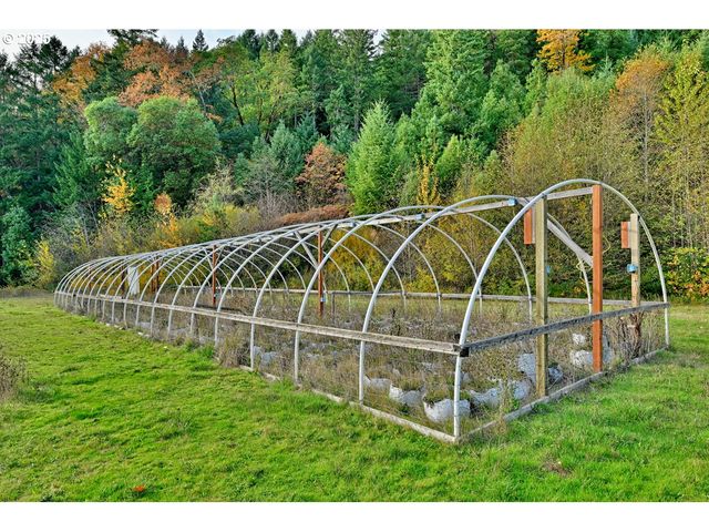 2150 BRIDGE Ln, Wolf Creek, OR 97497